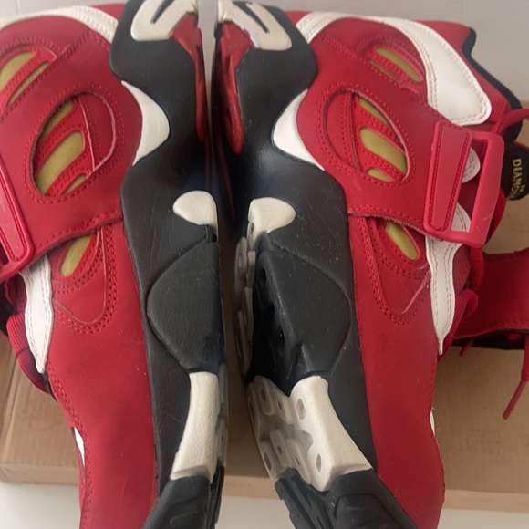 Nike Air Diamond Turf II Varsity Red Gold Size 10 (2012) Box and receipt - Picture 9 of 16